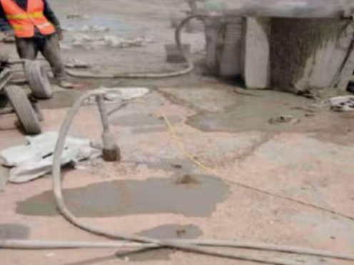 叶集水泥混凝土路面板底注浆技术 路面脱空注浆整治方案